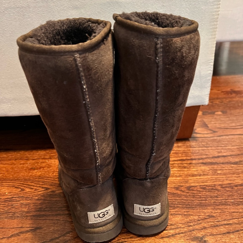 Size 7 tall brown ugg boots